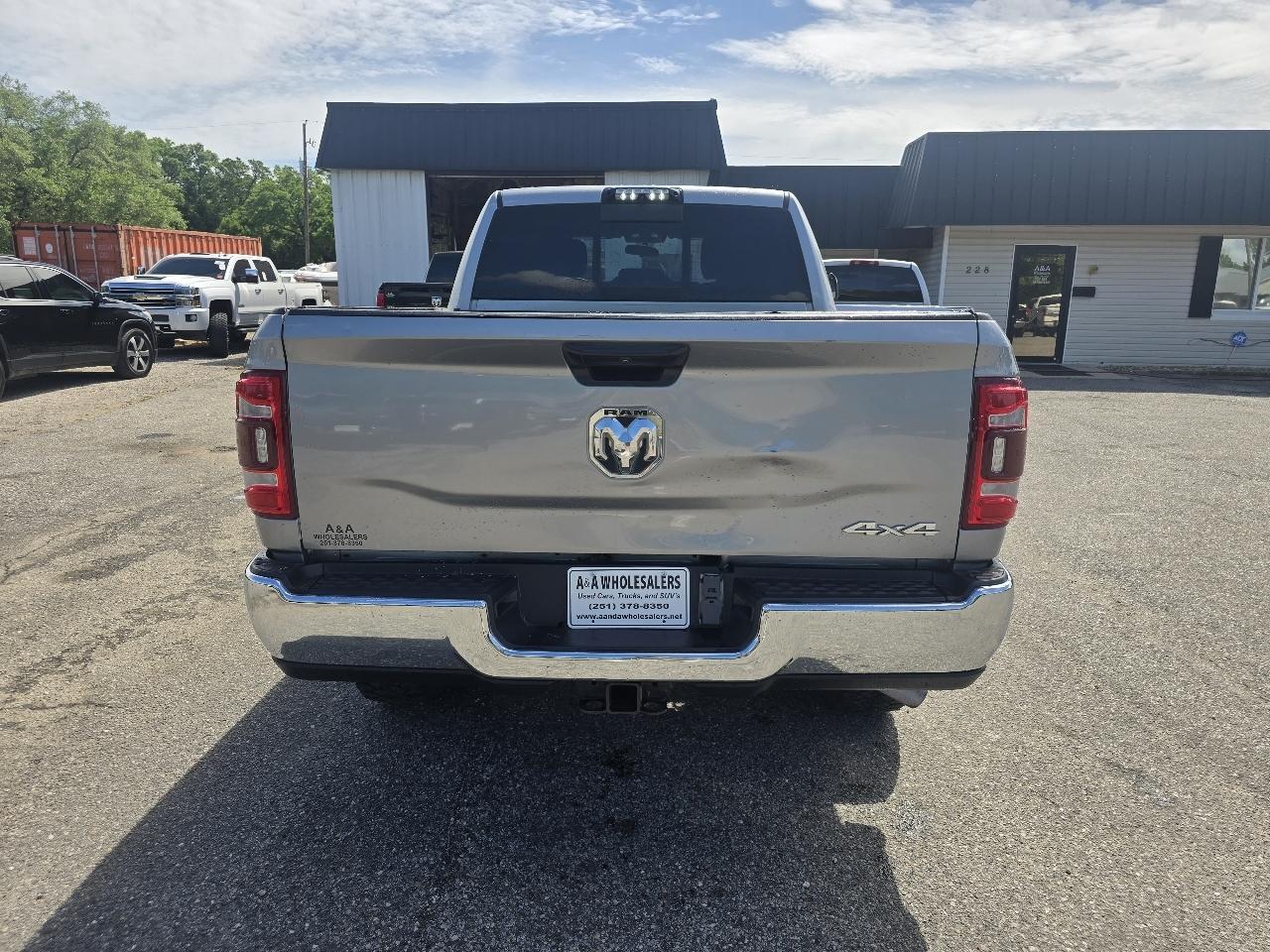 RAM 2500 Tradesman Crew Cab SWB 4WD 2021