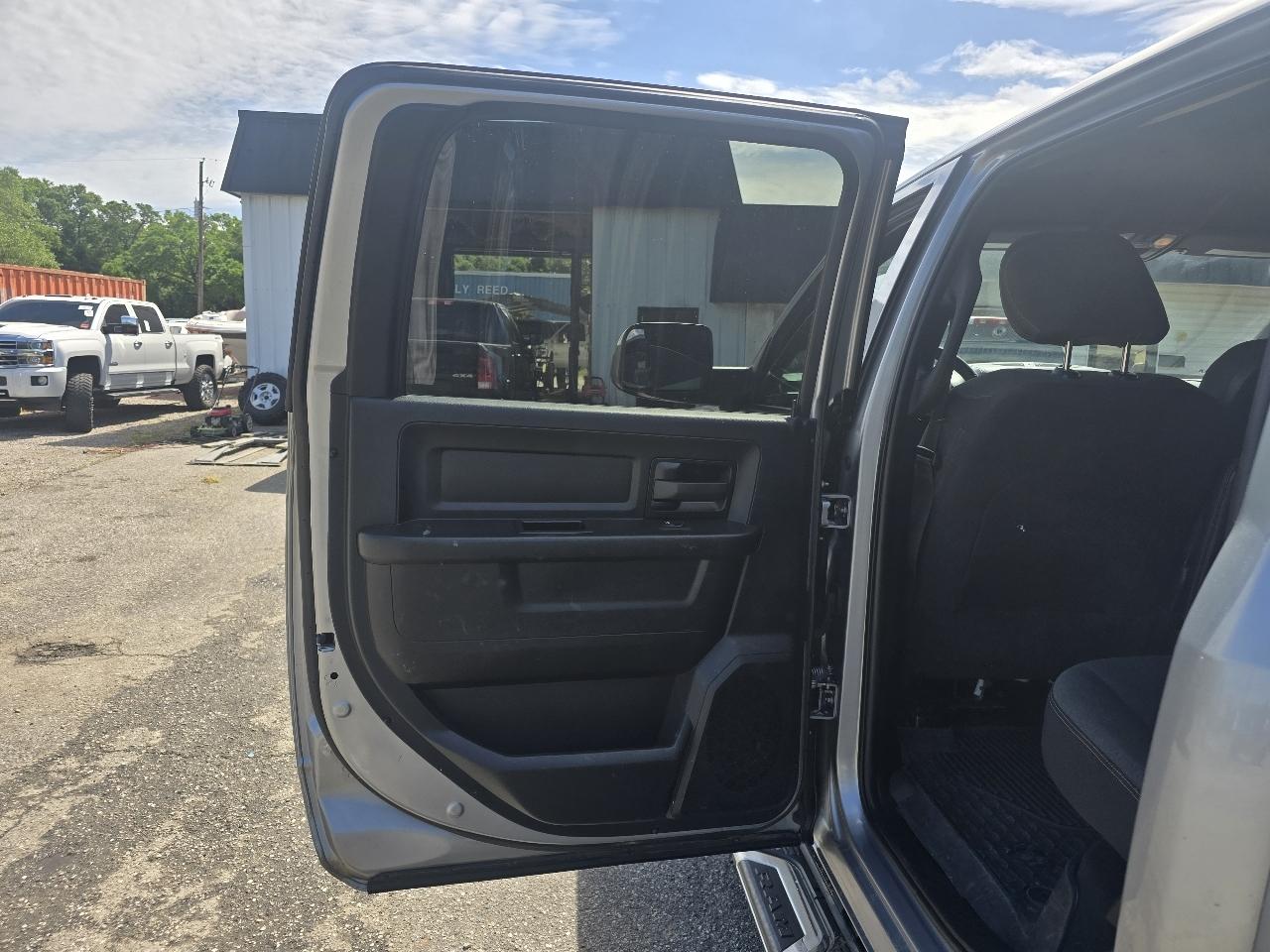 RAM 2500 Tradesman Crew Cab SWB 4WD 2021