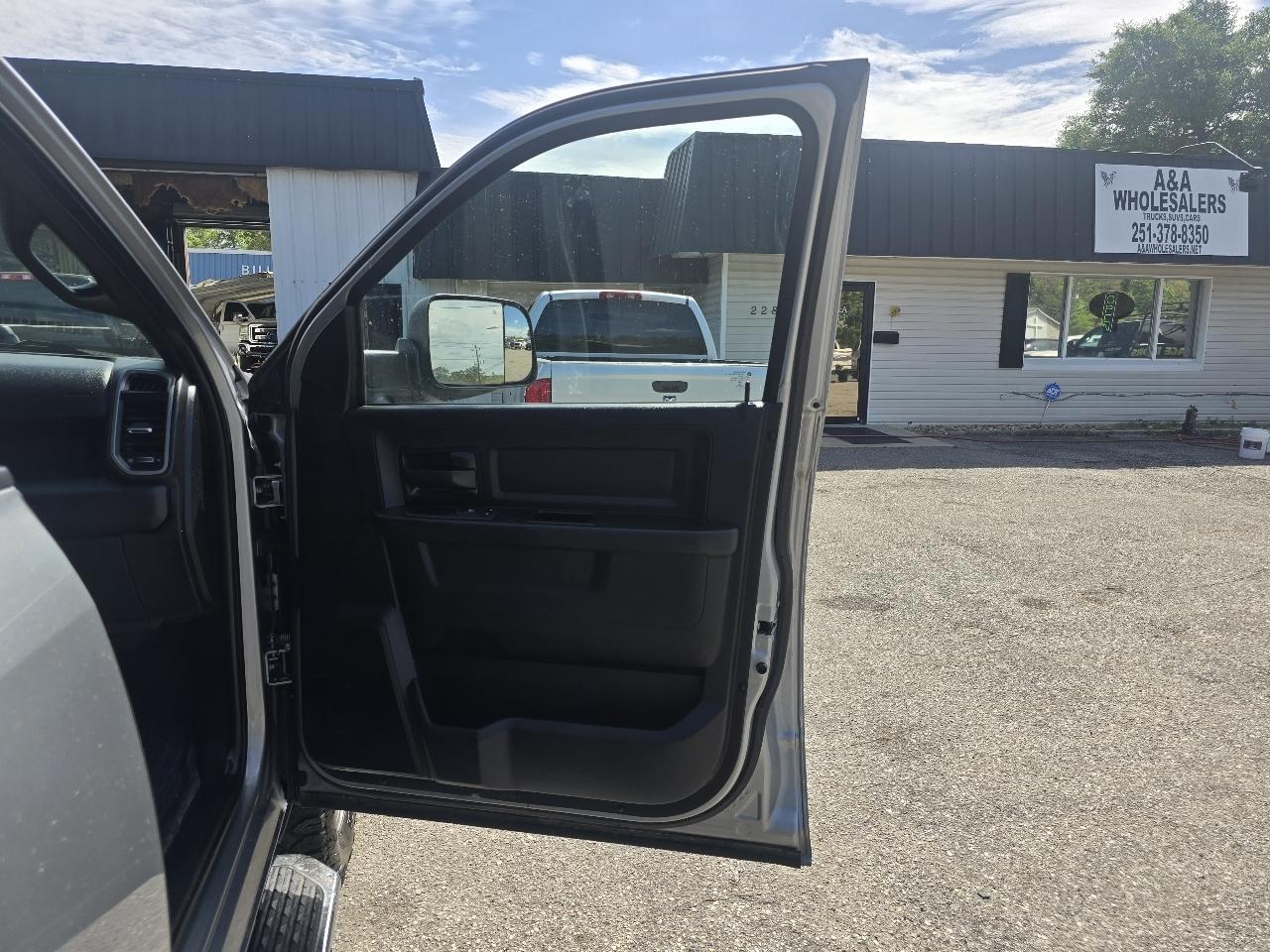 RAM 2500 Tradesman Crew Cab SWB 4WD 2021