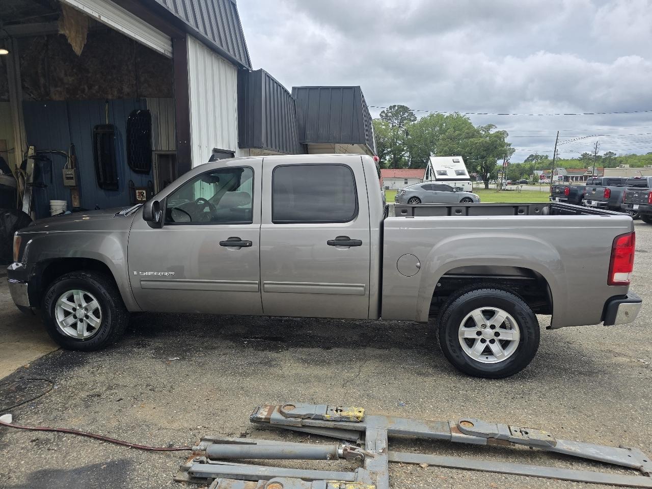 2009 GMC Sierra 1500 SLE Crew Cab 2WD