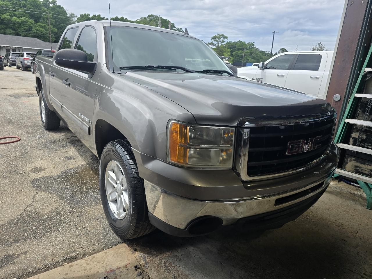 GMC Sierra 1500 SLE Crew Cab 2WD 2009