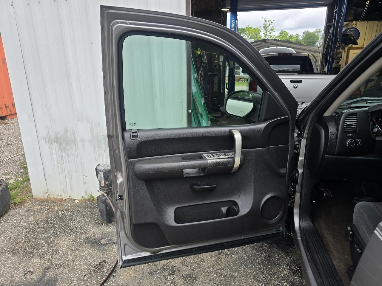 GMC Sierra 1500 SLE Crew Cab 2WD 2009