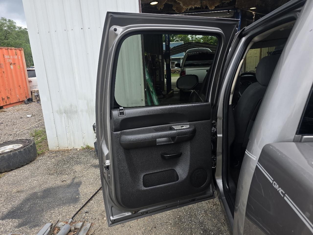 GMC Sierra 1500 SLE Crew Cab 2WD 2009