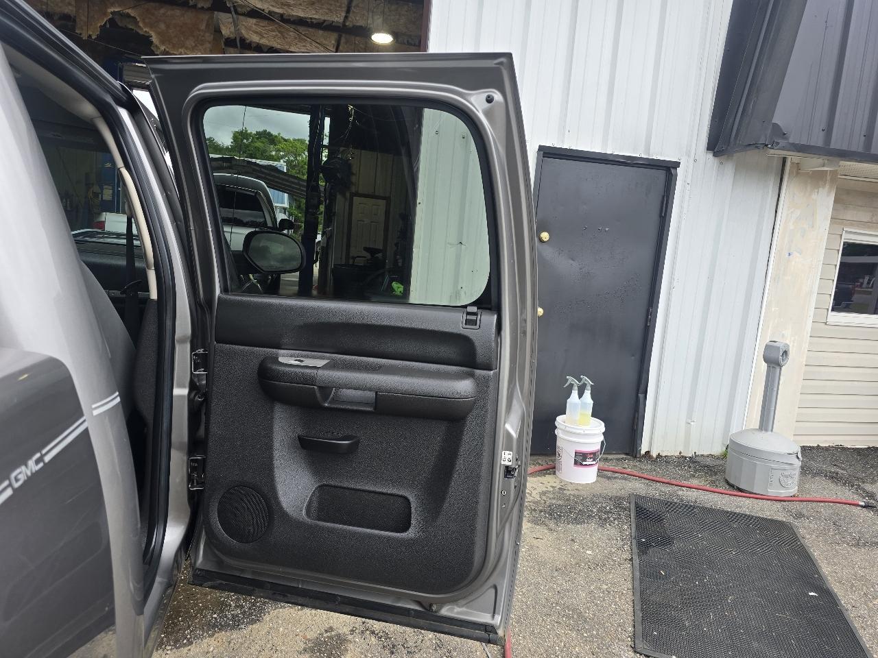 GMC Sierra 1500 SLE Crew Cab 2WD 2009