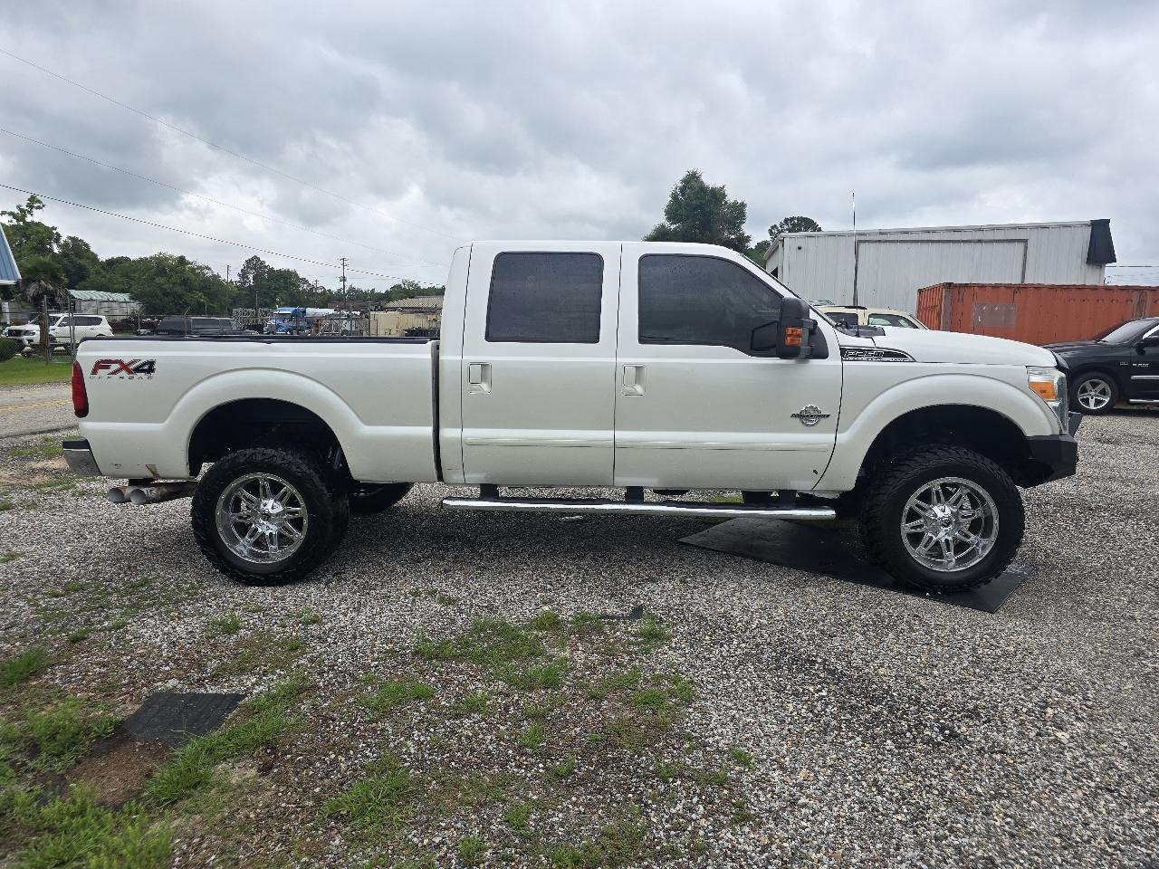 Ford F-250 SD XLT Crew Cab Long Bed 4WD 2016