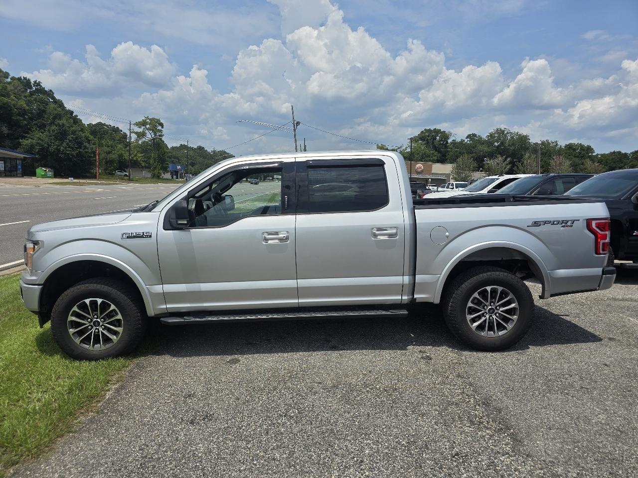 Ford F-150 XLT SuperCrew 4WD 2018