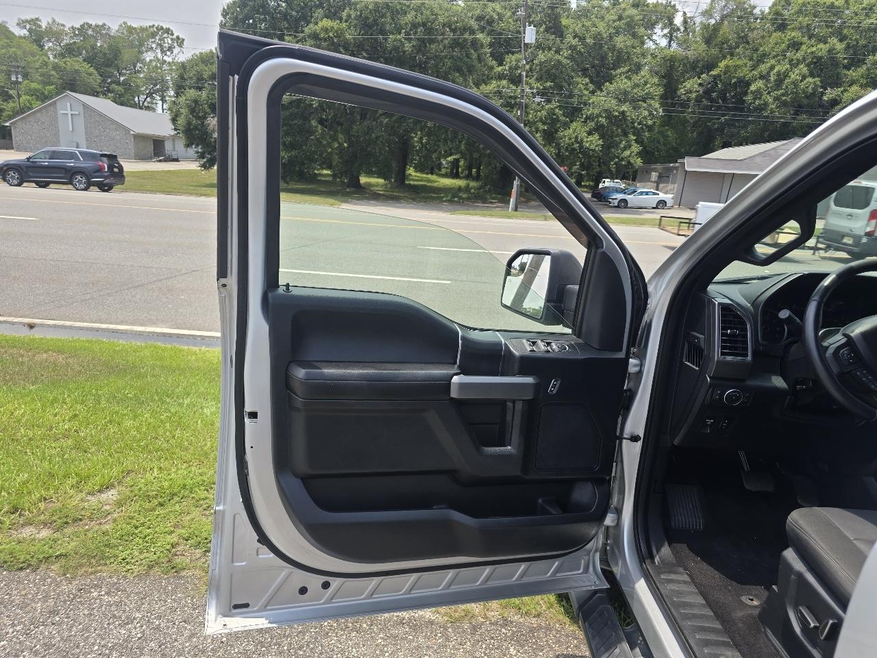 Ford F-150 XLT SuperCrew 4WD 2018