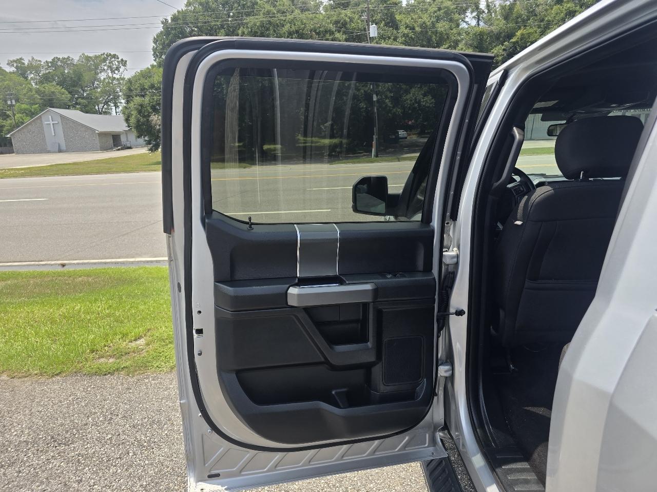 Ford F-150 XLT SuperCrew 4WD 2018