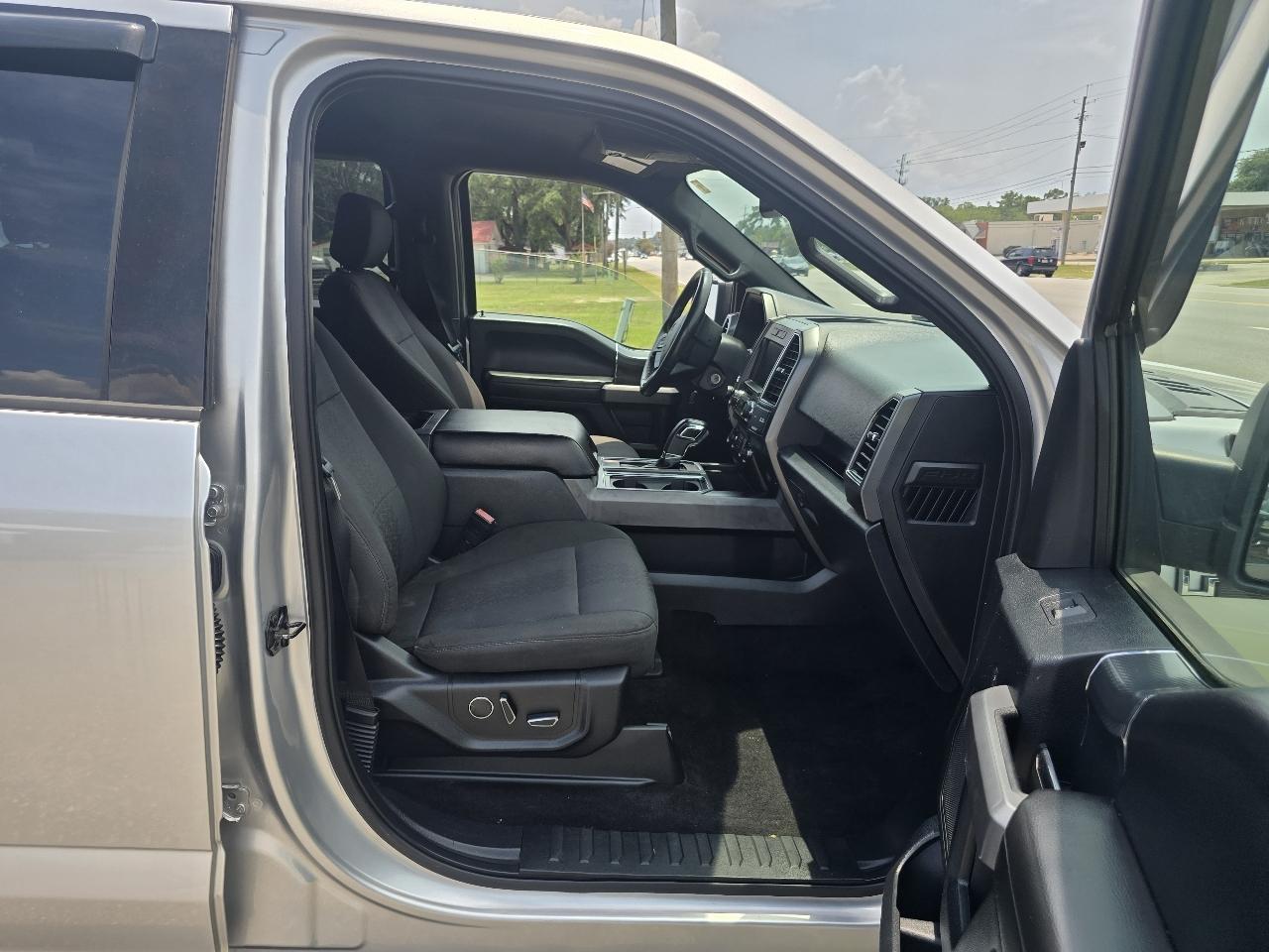 Ford F-150 XLT SuperCrew 4WD 2018