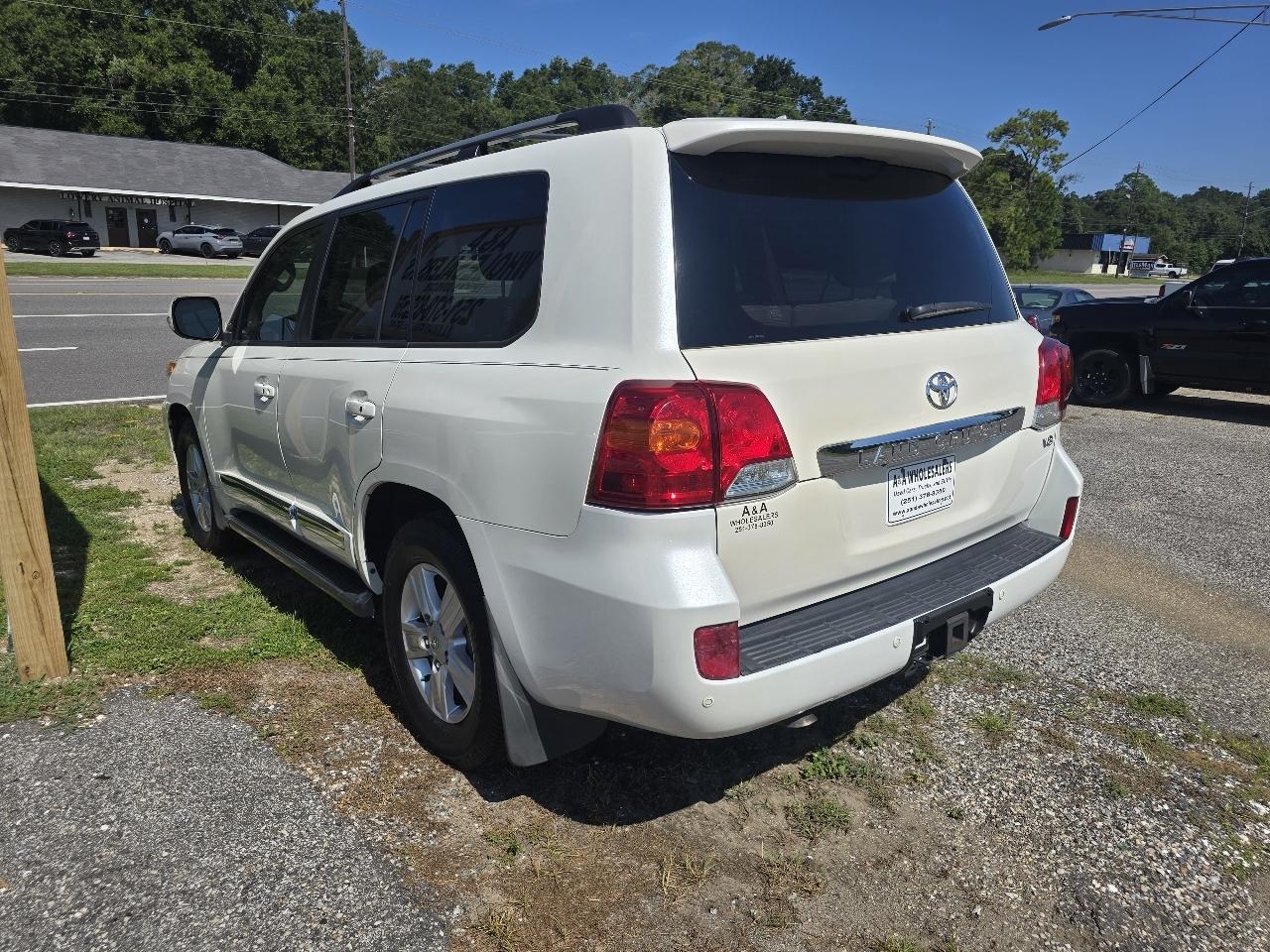 Toyota Land Cruiser 4WD 2013