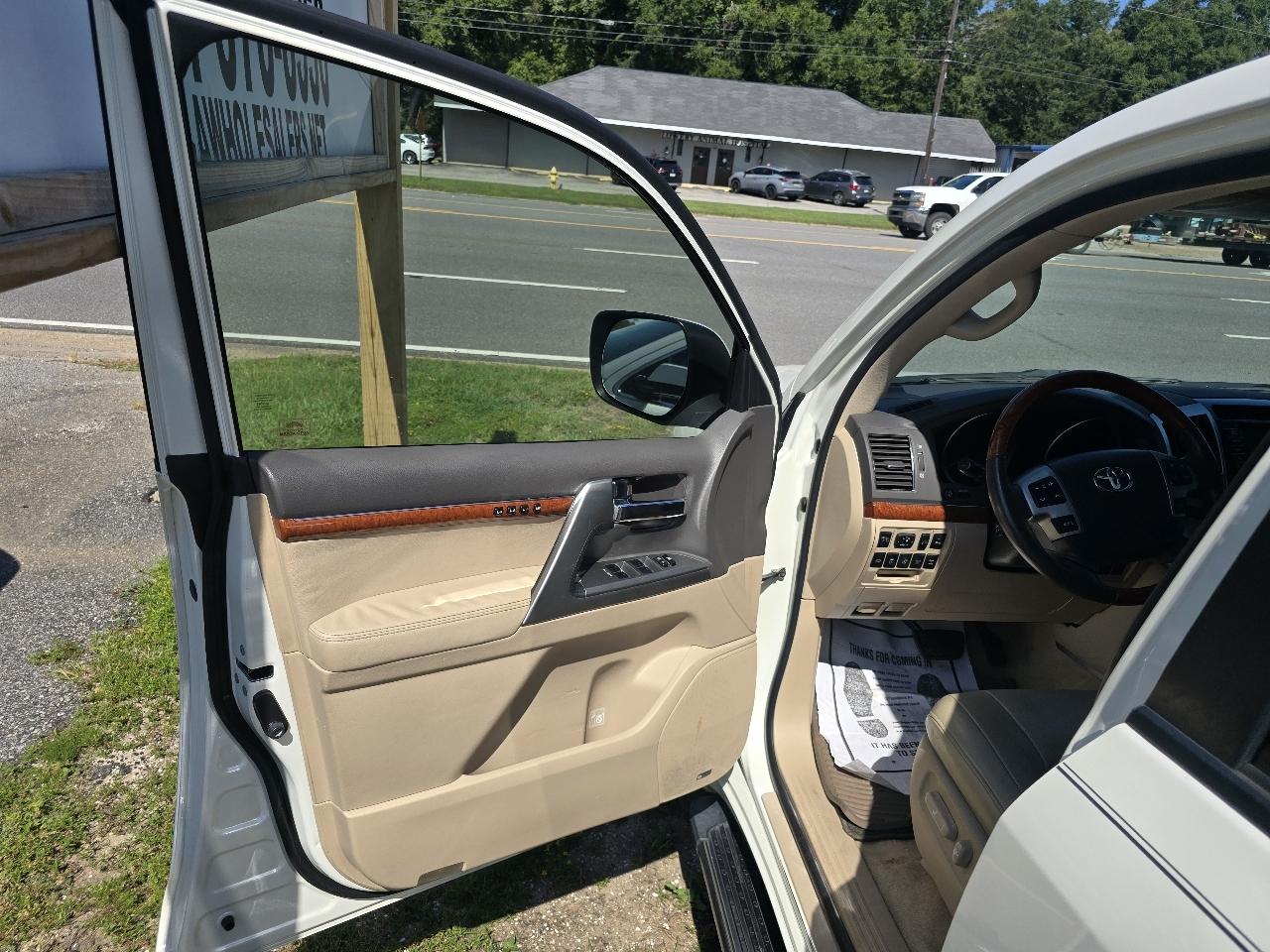 Toyota Land Cruiser 4WD 2013