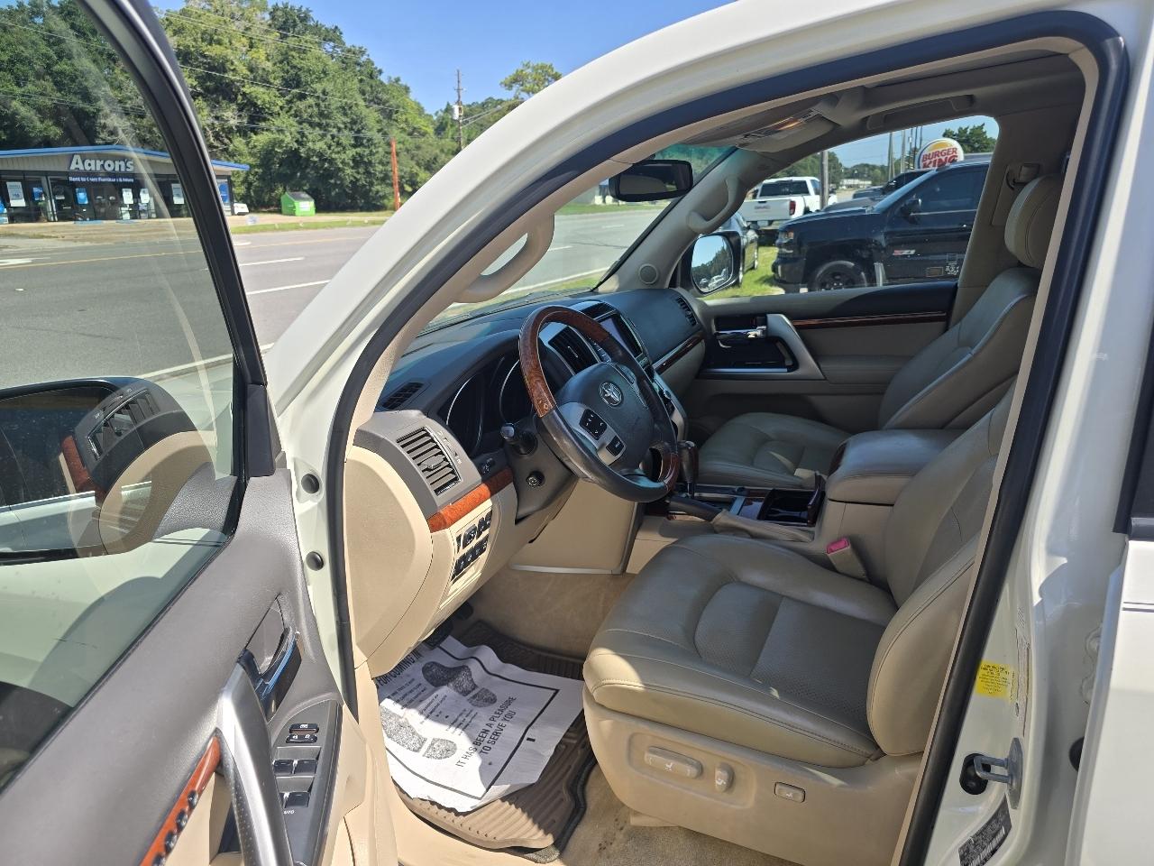 Toyota Land Cruiser 4WD 2013