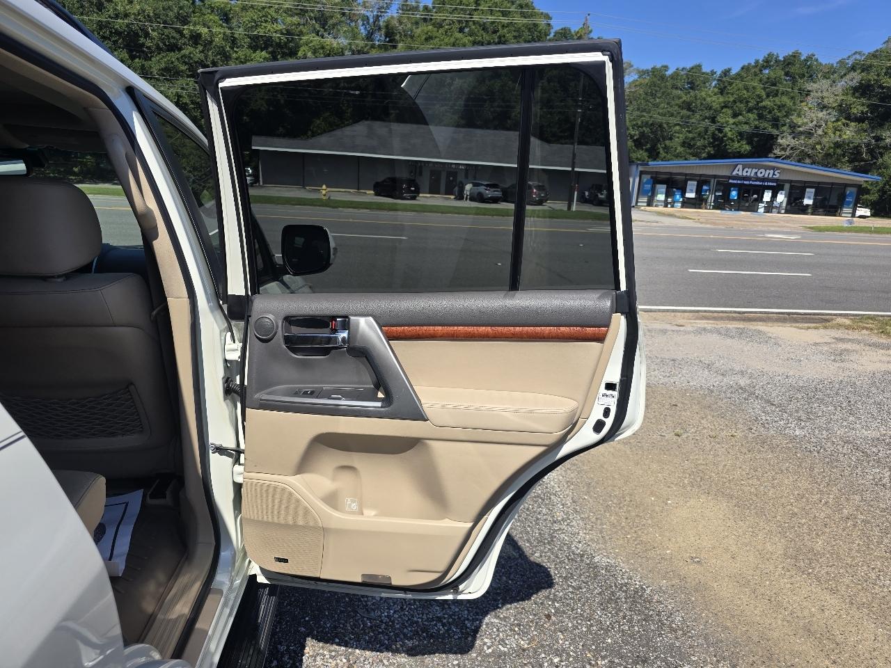 Toyota Land Cruiser 4WD 2013