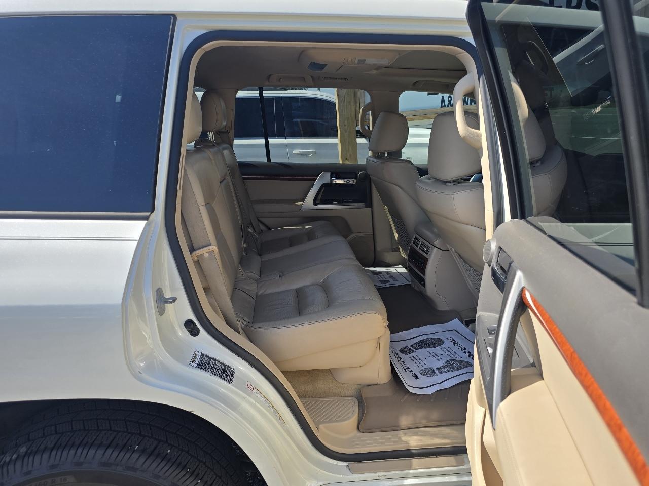 Toyota Land Cruiser 4WD 2013