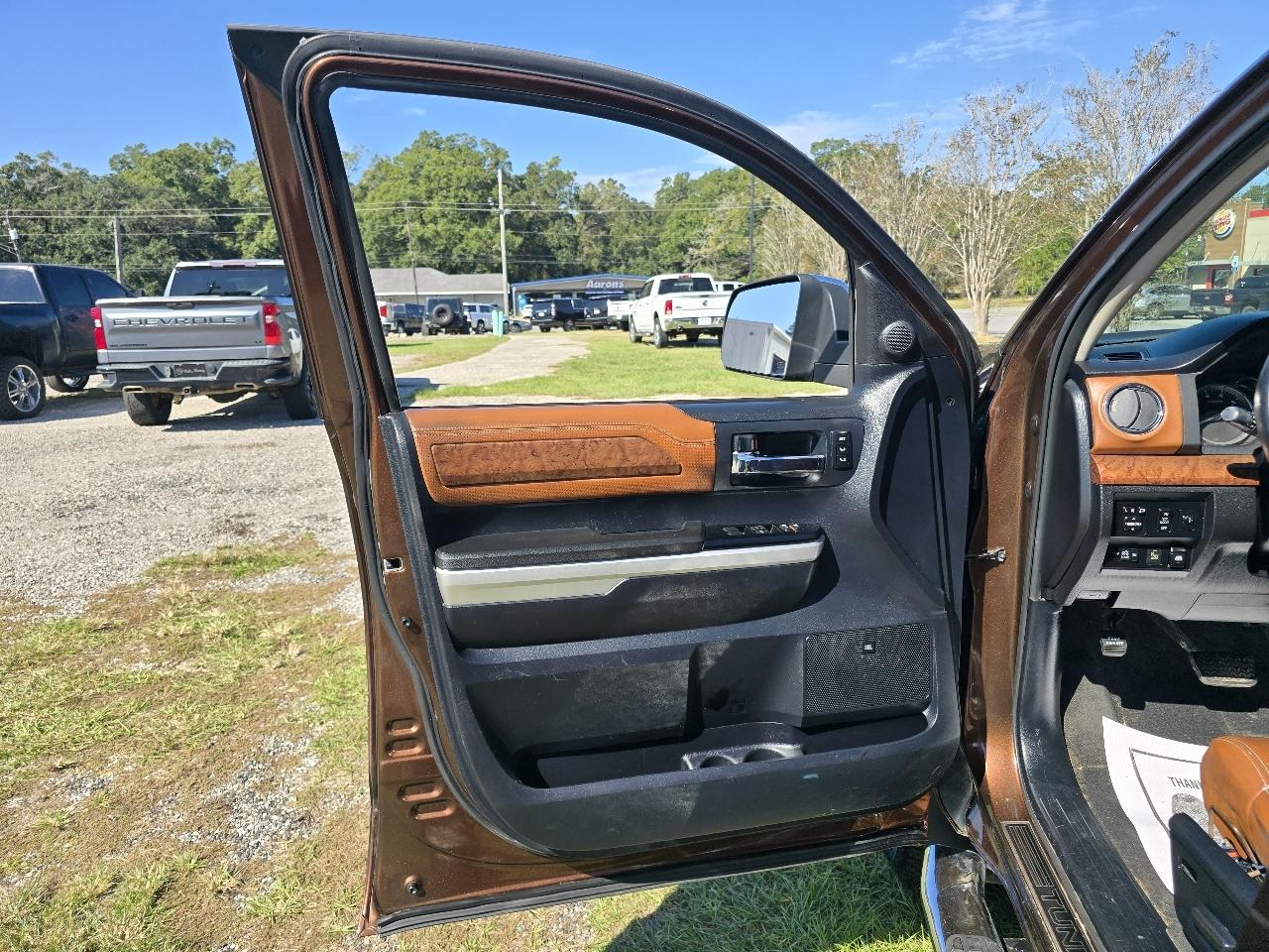 Toyota Tundra Platinum CrewMax 5.7L FFV 4WD 2014
