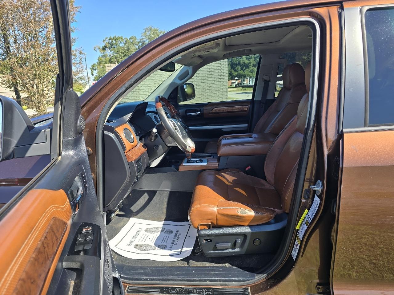Toyota Tundra Platinum CrewMax 5.7L FFV 4WD 2014