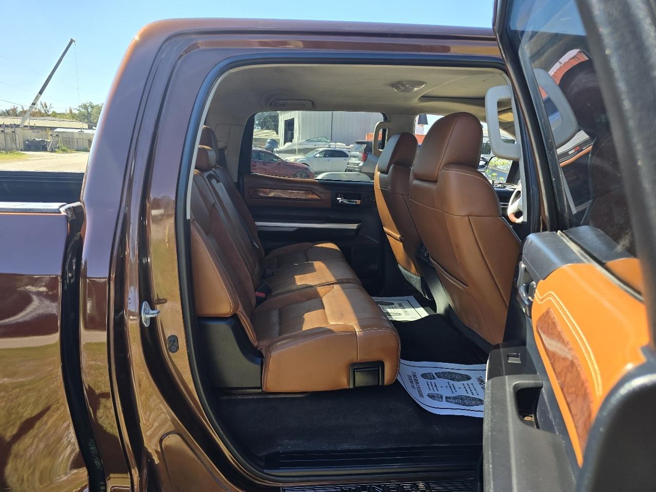 Toyota Tundra Platinum CrewMax 5.7L FFV 4WD 2014