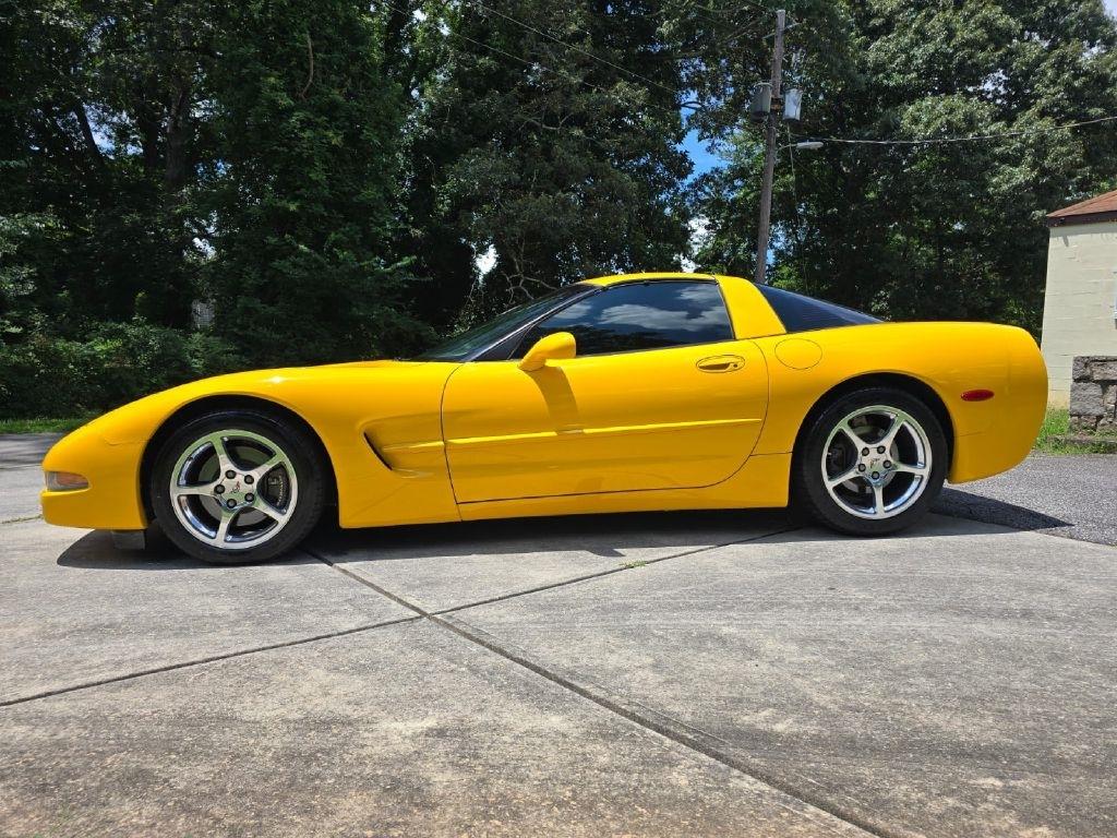 Chevrolet Corvette Coupe 2000