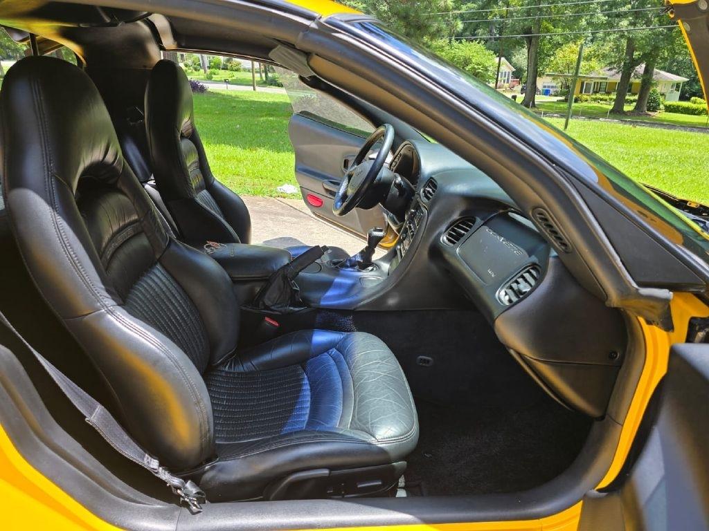 Chevrolet Corvette Coupe 2000