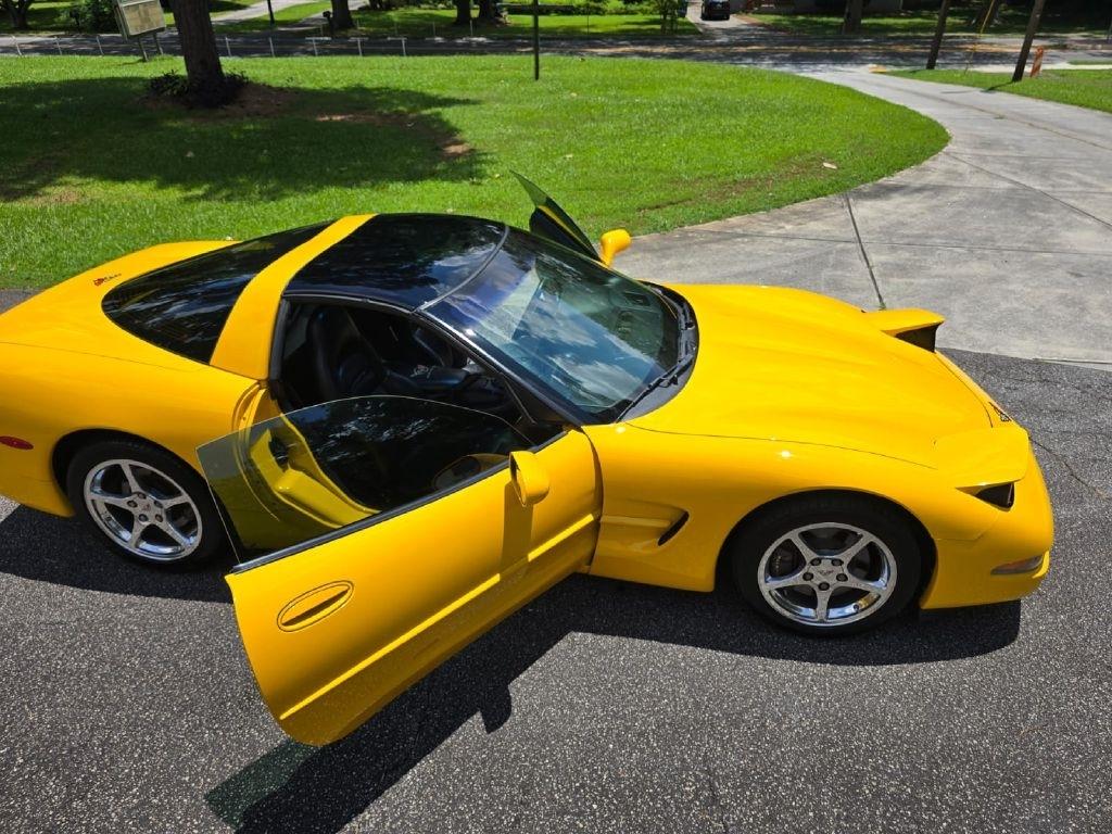 Chevrolet Corvette Coupe 2000