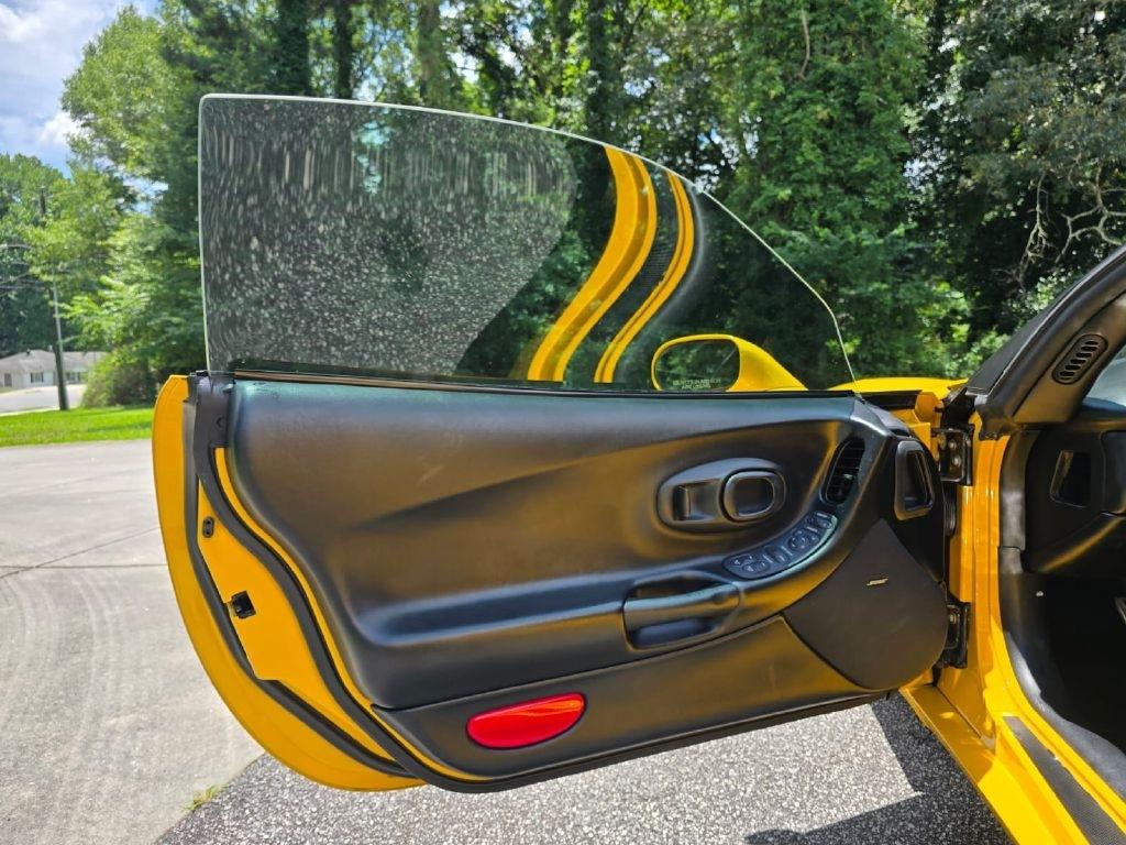 Chevrolet Corvette Coupe 2000