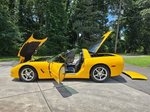 Chevrolet Corvette Coupe 2000