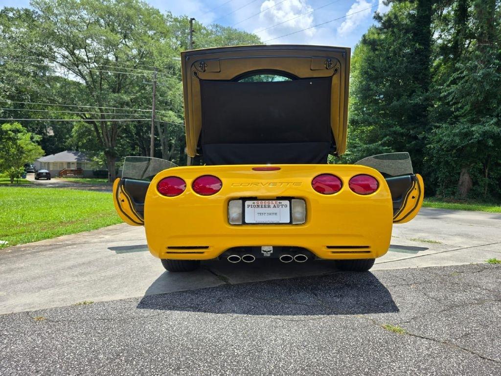 Chevrolet Corvette Coupe 2000