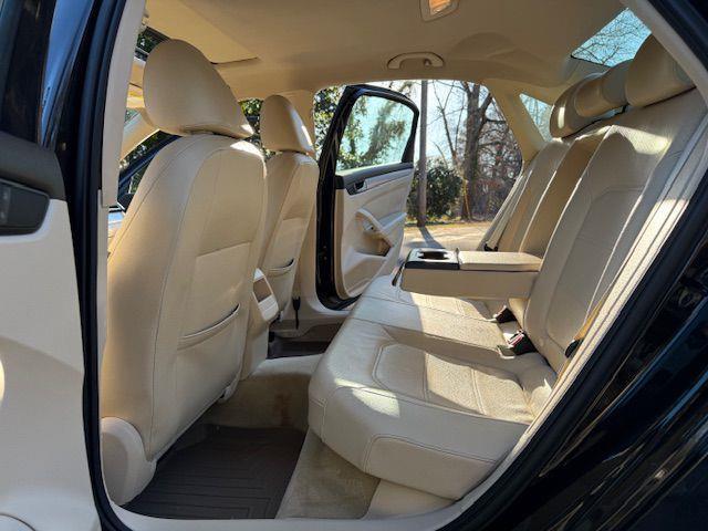 Volkswagen Passat 2.0L TDI SE2 2012