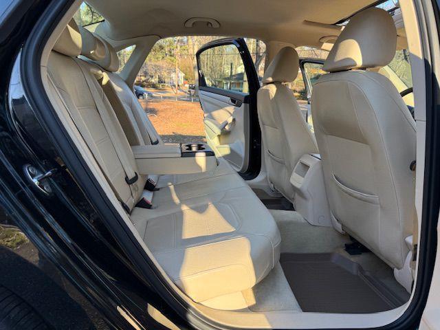 Volkswagen Passat 2.0L TDI SE2 2012