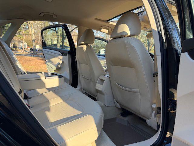 Volkswagen Passat 2.0L TDI SE2 2012