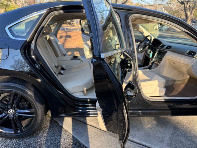 Volkswagen Passat 2.0L TDI SE2 2012