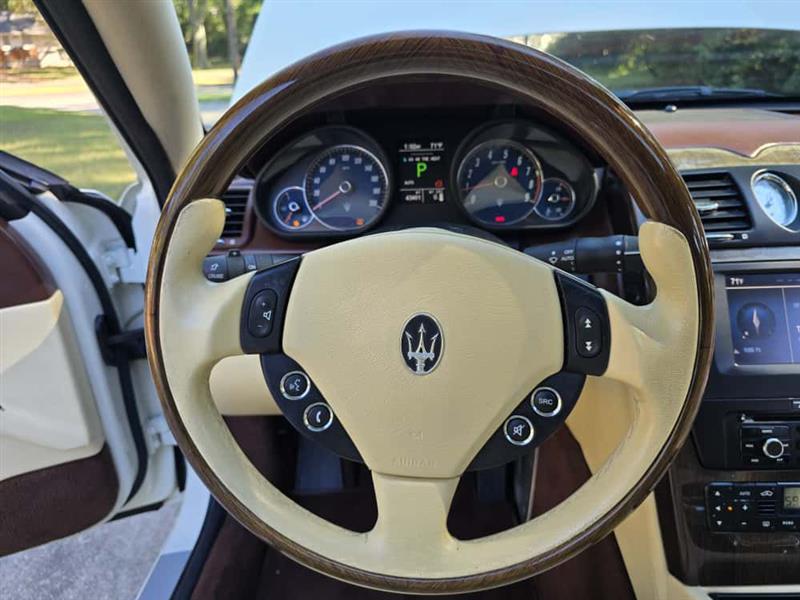 Maserati Quattroporte S 2011 Maserati Quattroporte S 2011