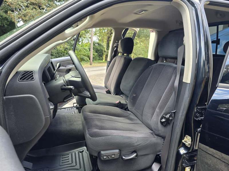 Dodge Ram 1500 ST Quad Cab Long Bed 2WD 2005 Dodge Ram 1500 ST Quad Cab Long Bed 2WD 2005