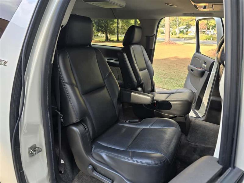 Chevrolet Suburban LTZ 1500 2WD 2014 Chevrolet Suburban LTZ 1500 2WD 2014