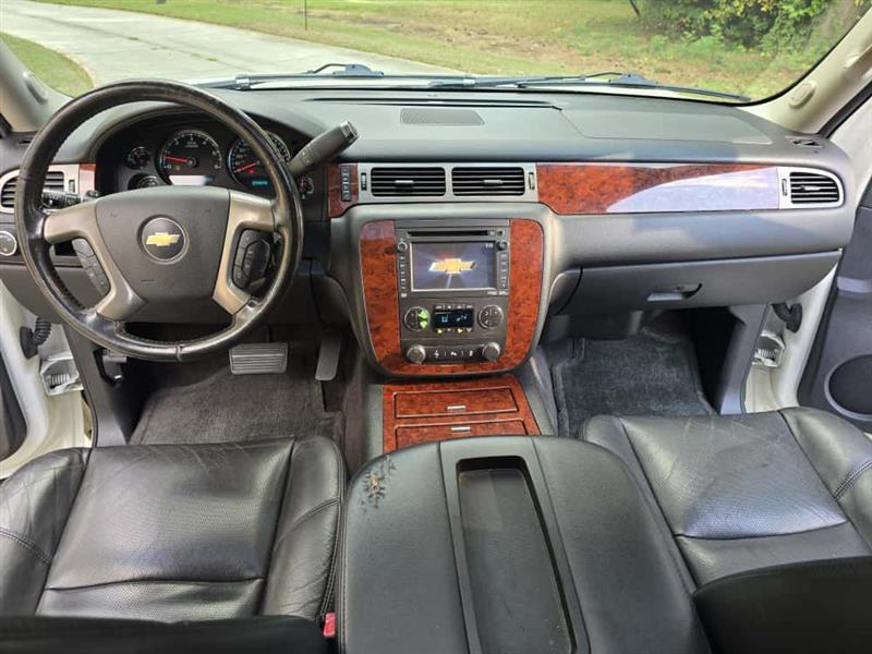 Chevrolet Suburban LTZ 1500 2WD 2014 Chevrolet Suburban LTZ 1500 2WD 2014