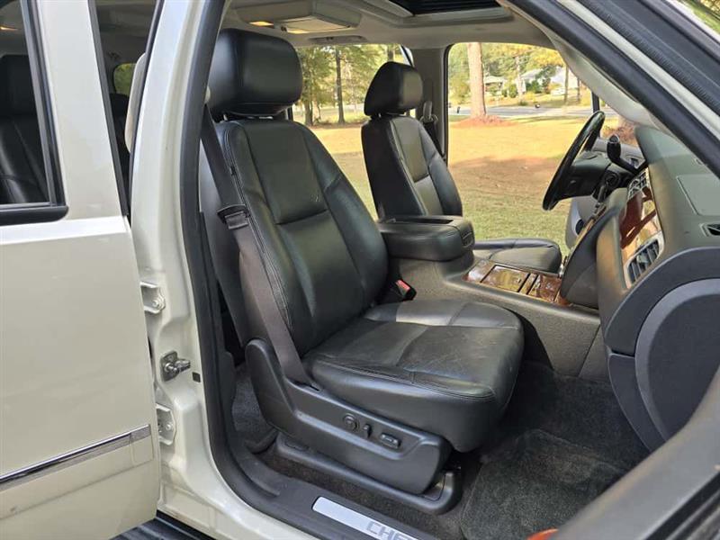 Chevrolet Suburban LTZ 1500 2WD 2014 Chevrolet Suburban LTZ 1500 2WD 2014