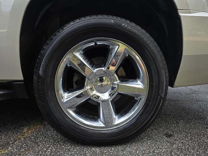 Chevrolet Suburban LTZ 1500 2WD 2014 Chevrolet Suburban LTZ 1500 2WD 2014