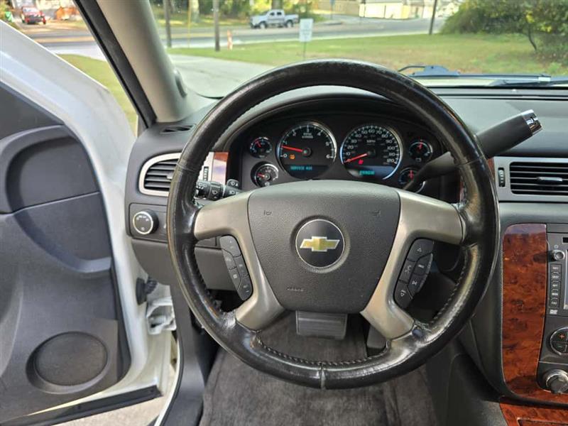 Chevrolet Suburban LTZ 1500 2WD 2014 Chevrolet Suburban LTZ 1500 2WD 2014