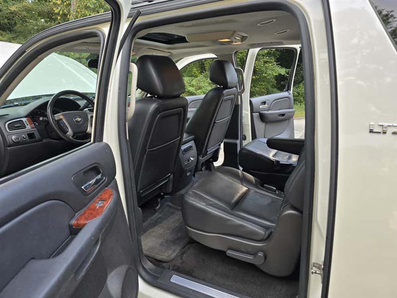 Chevrolet Suburban LTZ 1500 2WD 2014 Chevrolet Suburban LTZ 1500 2WD 2014