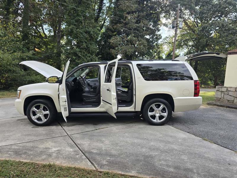 Chevrolet Suburban LTZ 1500 2WD 2014 Chevrolet Suburban LTZ 1500 2WD 2014