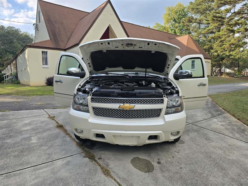 Chevrolet Suburban LTZ 1500 2WD 2014 Chevrolet Suburban LTZ 1500 2WD 2014