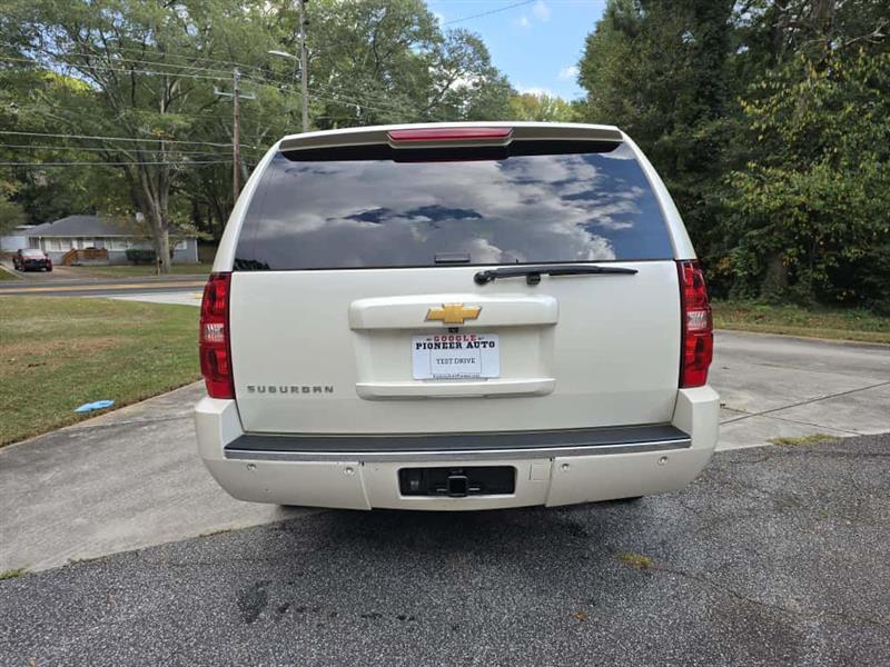 Chevrolet Suburban LTZ 1500 2WD 2014 Chevrolet Suburban LTZ 1500 2WD 2014
