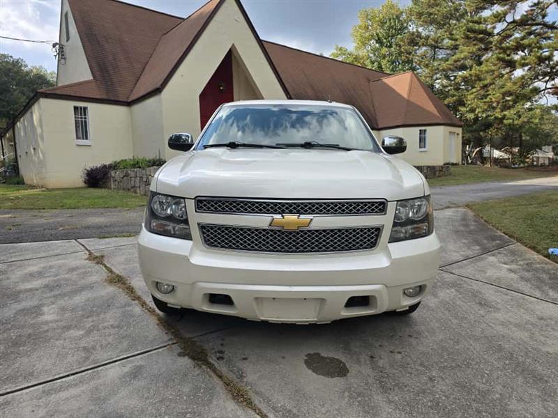 Chevrolet Suburban LTZ 1500 2WD 2014 Chevrolet Suburban LTZ 1500 2WD 2014