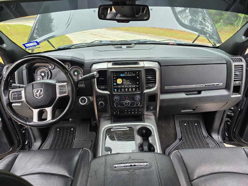 RAM 2500 Longhorn Crew Cab SWB 4WD 2017 RAM 2500 Longhorn Crew Cab SWB 4WD 2017