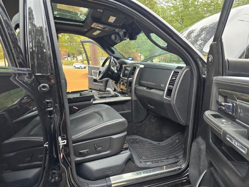 RAM 2500 Longhorn Crew Cab SWB 4WD 2017 RAM 2500 Longhorn Crew Cab SWB 4WD 2017