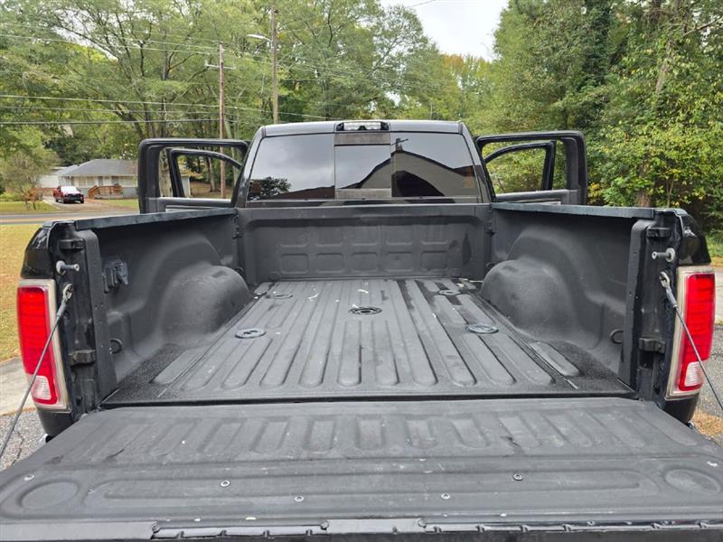 RAM 2500 Longhorn Crew Cab SWB 4WD 2017 RAM 2500 Longhorn Crew Cab SWB 4WD 2017