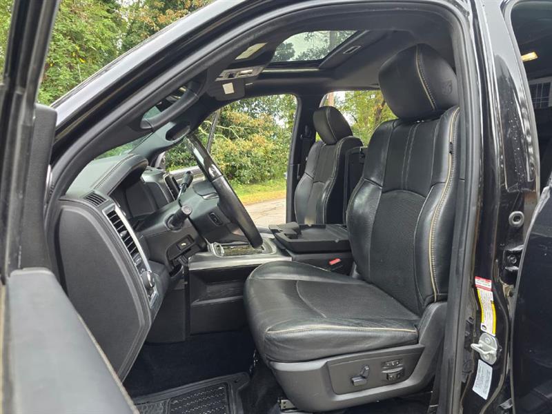 RAM 2500 Longhorn Crew Cab SWB 4WD 2017 RAM 2500 Longhorn Crew Cab SWB 4WD 2017