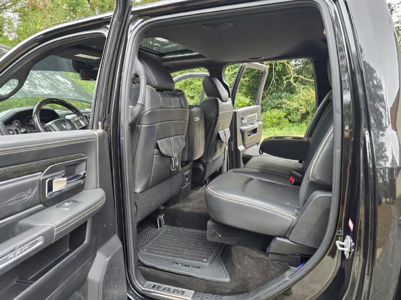 RAM 2500 Longhorn Crew Cab SWB 4WD 2017 RAM 2500 Longhorn Crew Cab SWB 4WD 2017