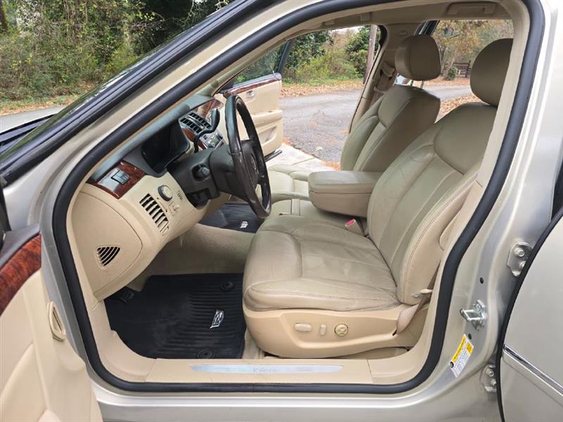 Cadillac DTS Sedan 2007