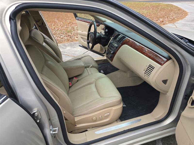 Cadillac DTS Sedan 2007